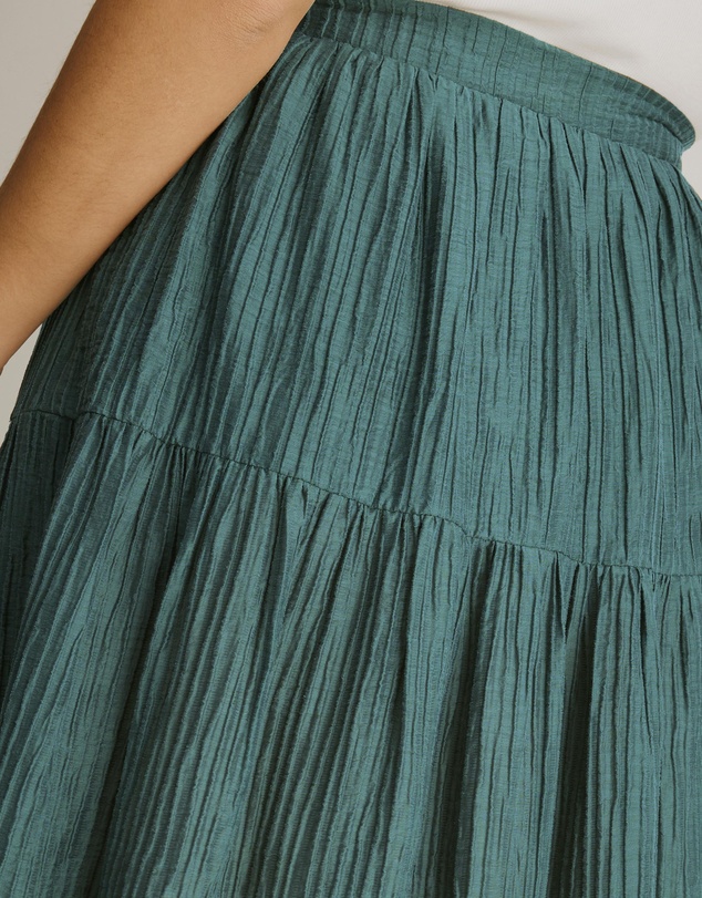 Atmos&Here Curvy - Clara Plisse Tiered Maxi Skirt