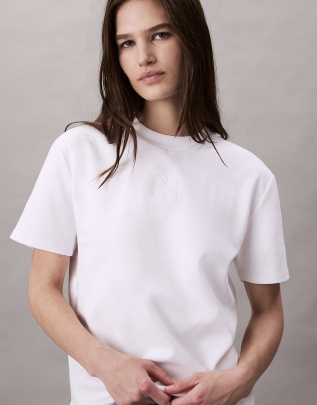 Calvin Klein - Emblem Logo Graphic Classic T-Shirt