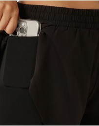 Lorna Jane - Lightspeed Phone Pocket Run Short