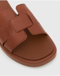 Betts - Wider Fit Bella Leather Flat Slides