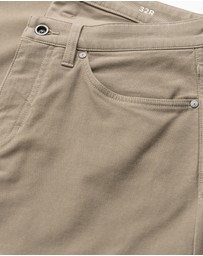 Rodd & Gunn - Motion 2 Straight Jean Short Leg