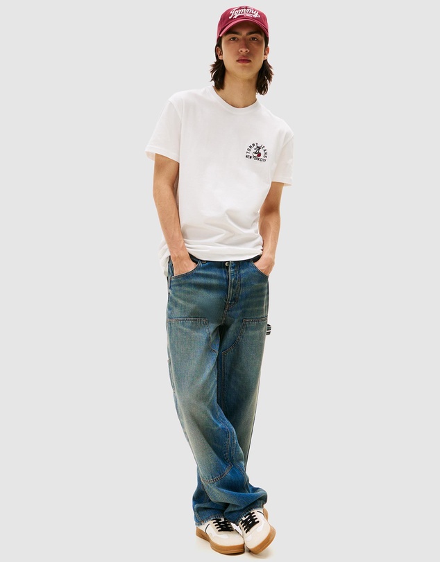 Tommy Jeans - Regular Small Motif Tee - ICONIC EXCLUSIVE