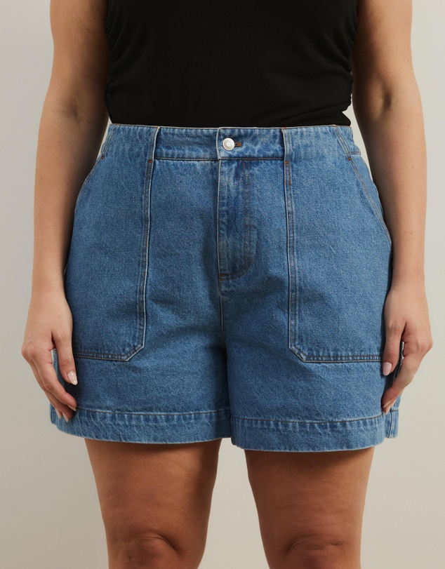 Atmos&Here Curvy - Samira Relaxed Denim Shorts