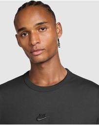 Nike - Nike Sportswear Premium Essentials Long-Sleeve T-Shirt