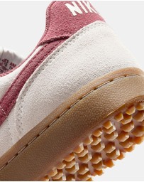Nike - Field General - Women's