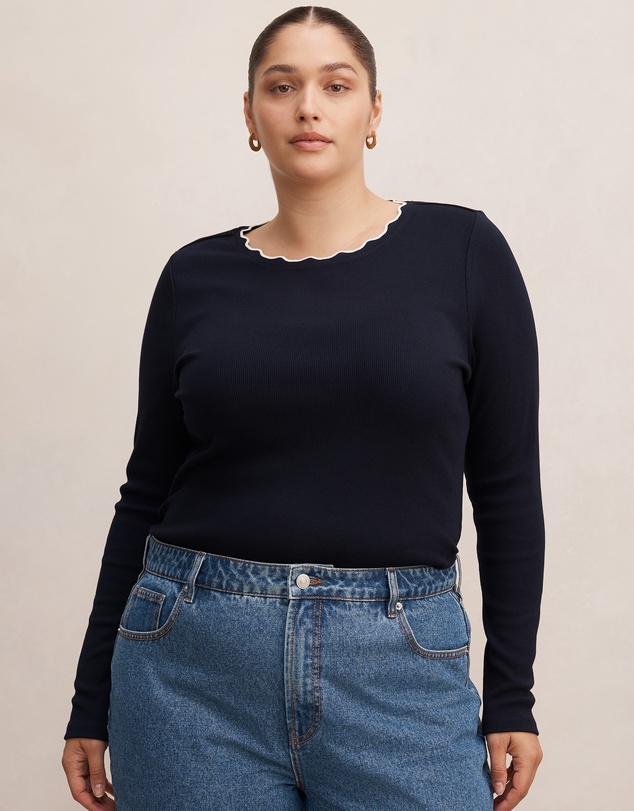 Forever New Curve - Rebecca Curve Scallop Long Sleeves Top