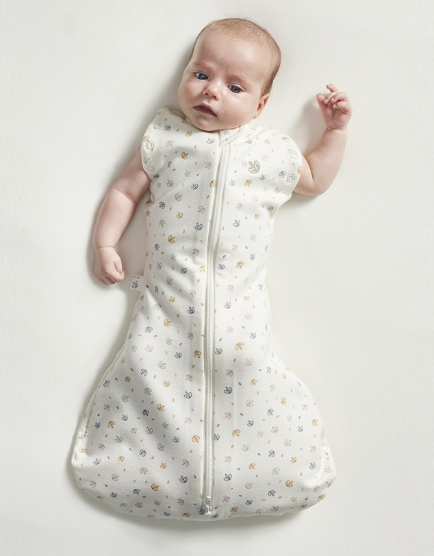 Grow Kindly - Sleeping Bag in Rainbow Dreaming - 2.5 TOG