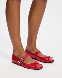 Dazie - Poppy Buckle Ballet Flats
