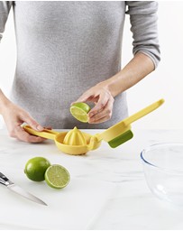 Joseph Joseph - JuiceMax Dual-action Citrus Press (Yellow)