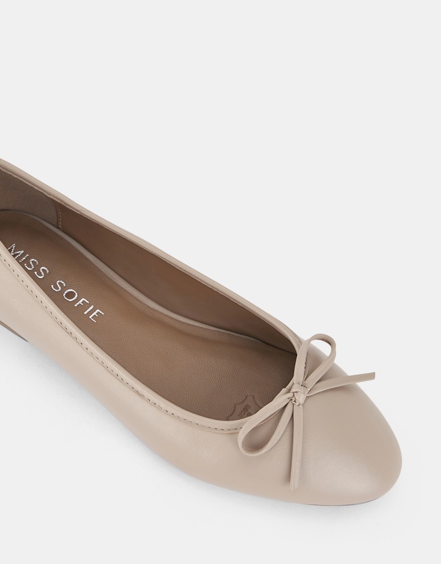 Miss Sofie - Layton Flats