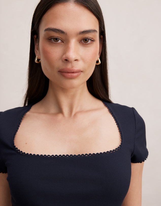 Forever New - Esther Scoop Neck Trim T-shirt