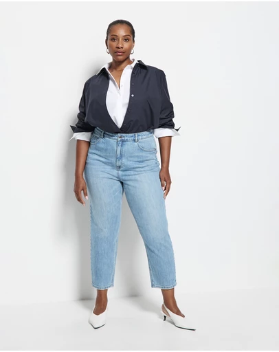 Commonry - The High Rise Crop Girlfriend Jean