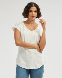 Amelius - Sadie V Neck Tee