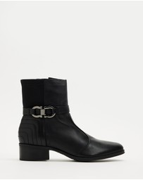 Nina Armando - Lady Boots