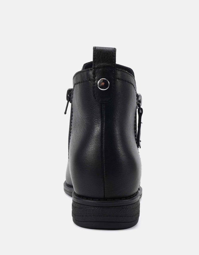 Clarks - Holla Black