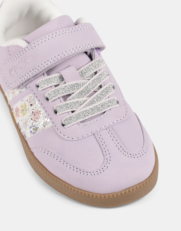 Kicks - Kennedy