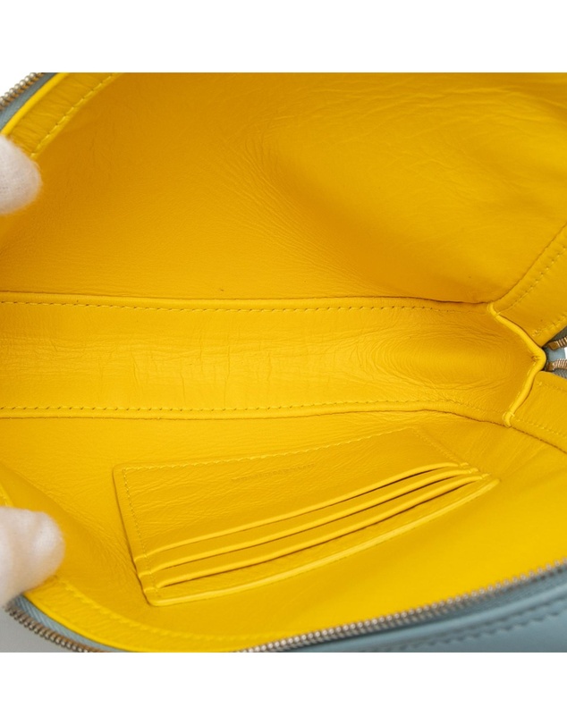 Pre-Loved by Azura Reborn - Pre-Loved Medium Leather Triangle Clutch