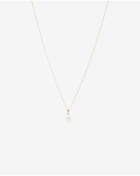 Michael Hill - Pendant with Cultured Freshwater Pearl in 10kt Yellow Gold