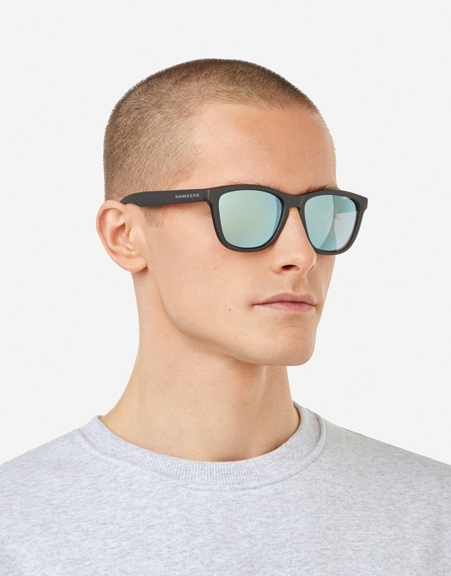 Hawkers Co - HAWKERS - Polarized Carbono Blue Chrome One Sunglasses for Men and Women UV400