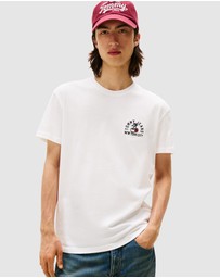 Tommy Jeans - Regular Small Motif Tee - ICONIC EXCLUSIVE