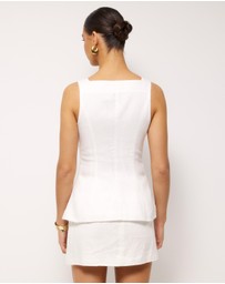 AERE - Straight Neck Vest