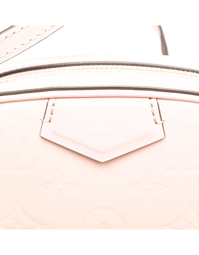 Pre-Loved by Azura Reborn - Pre-Loved louis vuitton Elegant Shoulder Bag with Secure Zip Closure and Adjustable Strap