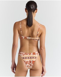 Poolside Paradiso - Samoa Knot Bikini Top - Seashell