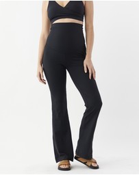 Soon Maternity - Straight Flare Overbelly Leggings