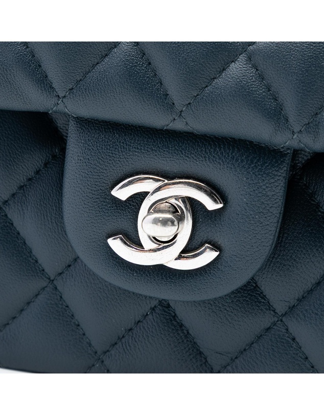 Pre-Loved by Azura Reborn - Pre-Loved Medium Classic Lambskin Double Flap