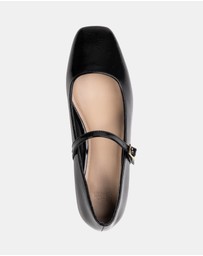 Wittner - Aria Crinkle Patent Leather Mary Janes