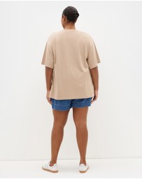 City Chic - Plus size Laid Back Cali Tee - stone