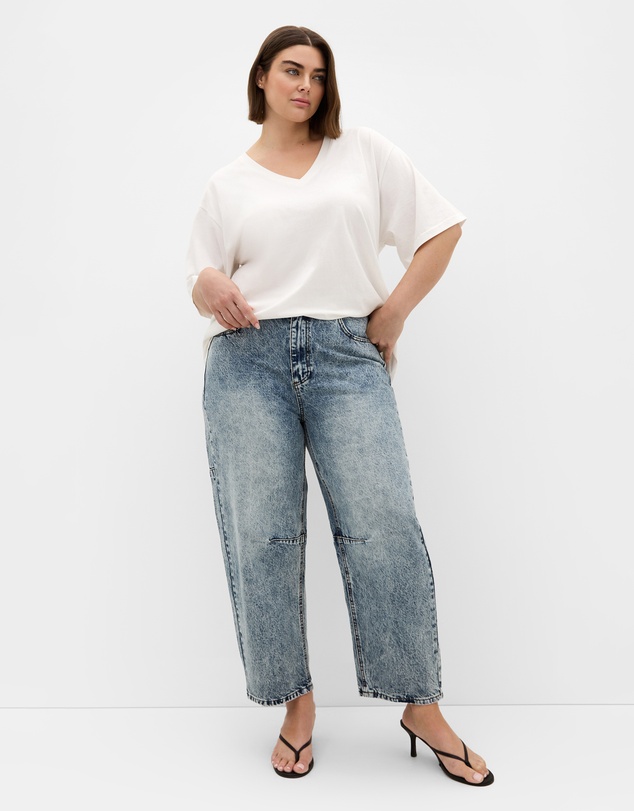 City Chic - Plus size Oversized V Neck Tee - ivory