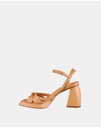 Sol Sana - Evita Platform Heel
