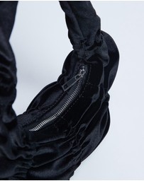TOPSHOP - Sapphire Ruched Velvet Shoulder Bag