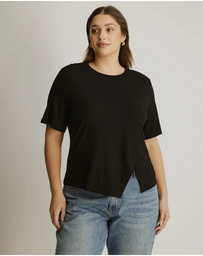 Atmos&Here Curvy - Chloe Asymmetric Button T-Shirt