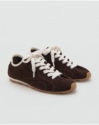 M.N.G - Poly Trainers