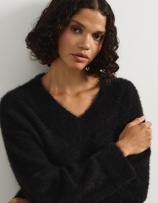 Atmos&Here - Dayna Fluffy V-Neck Pullover Sweater