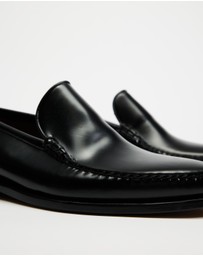 G. H. BASS - Cobra Venetian Loafers