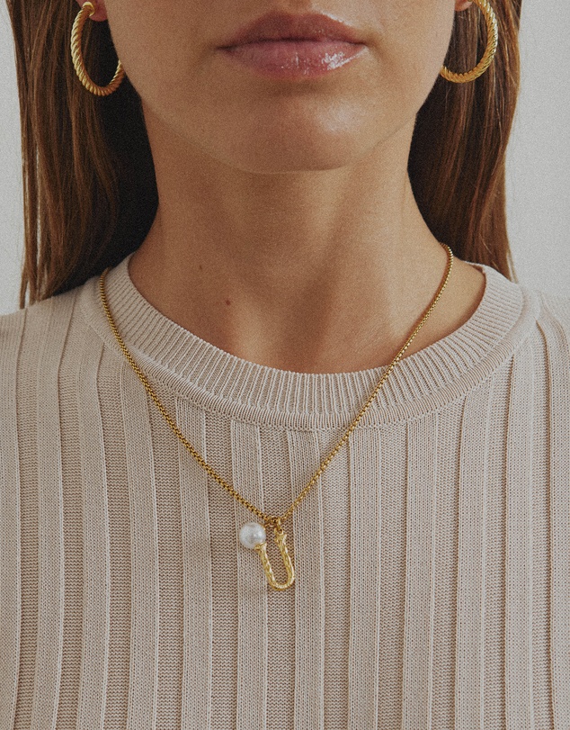 Zahar - Pearl Letter U Necklace