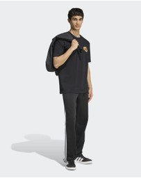 adidas Sportswear - SNACK BUBBLE GUM GRAPHIC T-SHIRT Mens