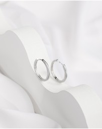Wanderlust + Co - Classic Silver 17mm Hoop Earrings