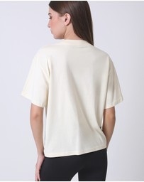 Vacancy Co - Coy Rise Tee