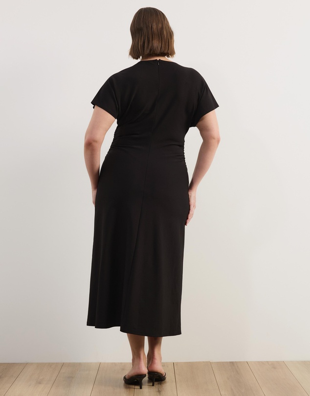 Atmos&Here Curvy - Freya V-Neck Ponte Midi Dress