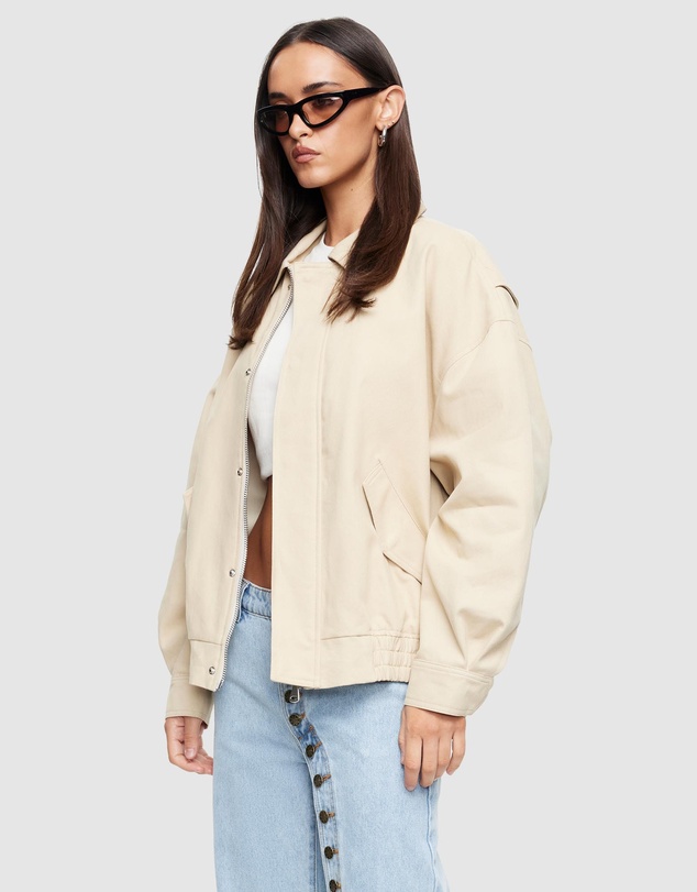 Lioness - Kenny Bomber