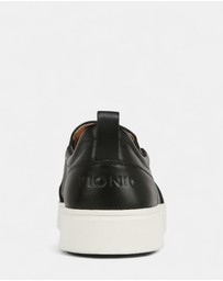 Vionic - Kimmie Sneaker - Black