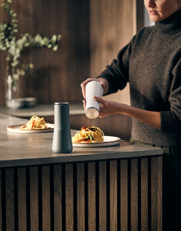 Joseph Joseph - Milltop™ Non-spill Salt & Pepper Mill Set (Grey)