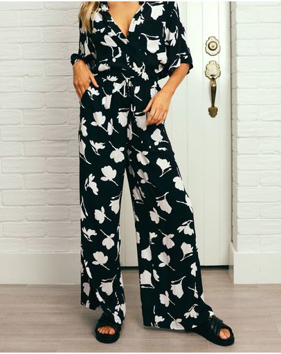 Magnolia Silhouette Black