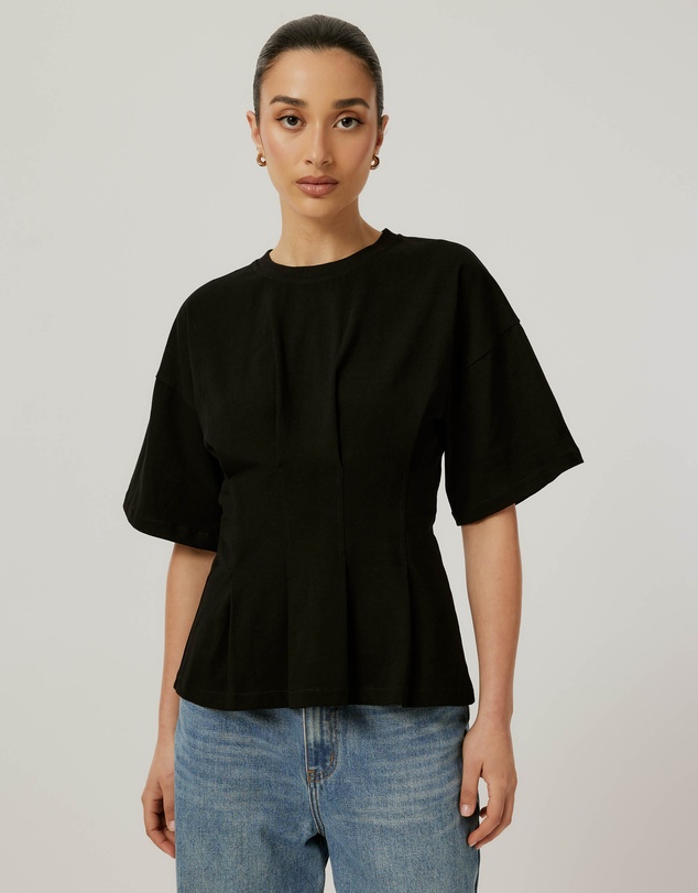 Calli - Tucked T-Shirt