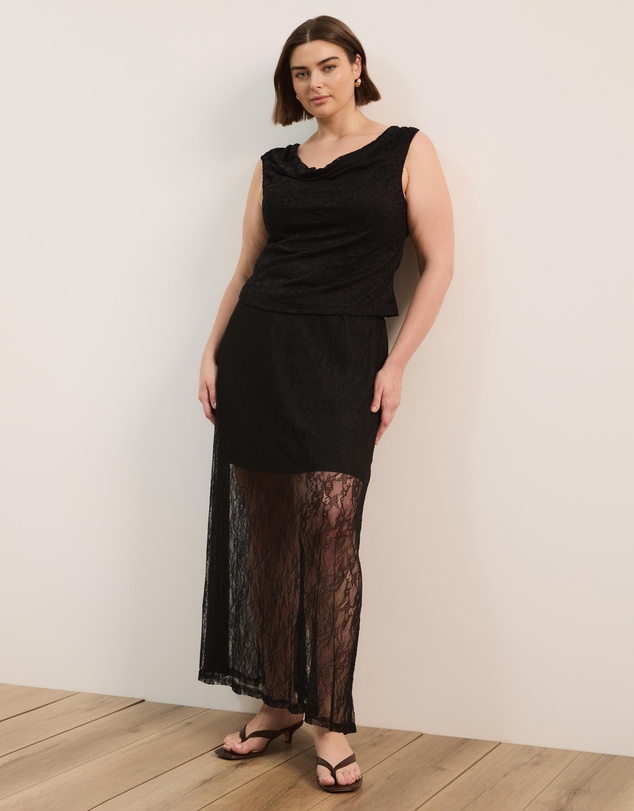 Atmos&Here Curvy - Isobel Lace Maxi Skirt
