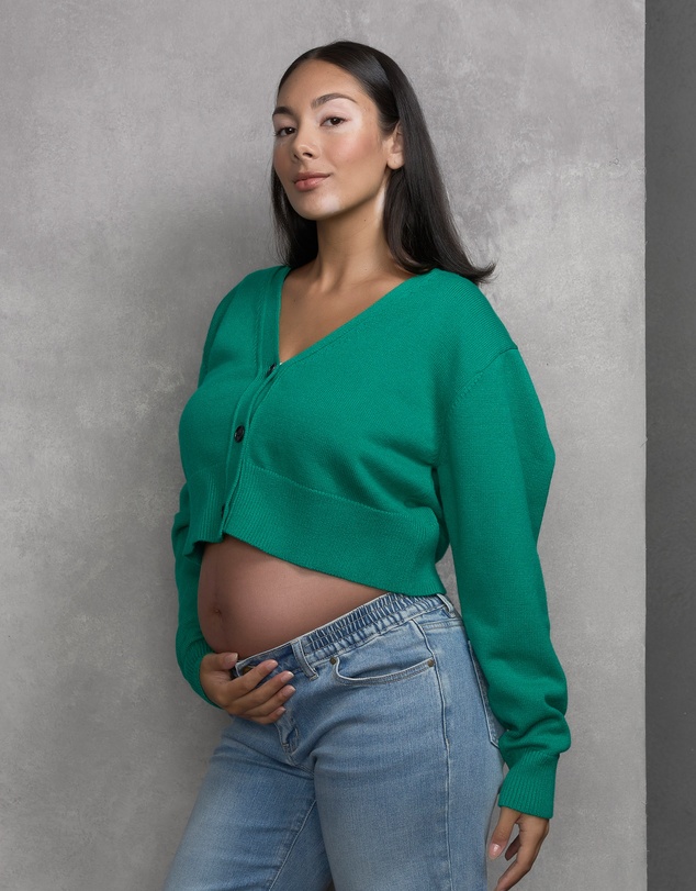Soon Maternity - V-Neck Cropped Cardigan